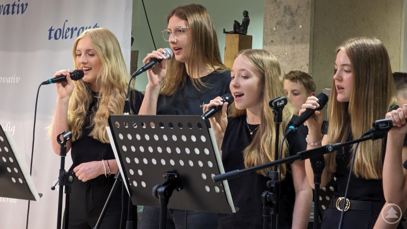 Die Schulband unter Leitung von Luise Brinster rockte die Realschule.