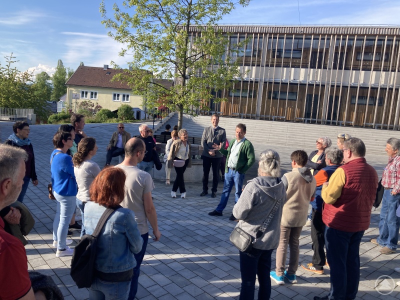 Der Baustellenrundgang durch das Pröbstlhaus und die Volksmusikakademie lockte am Tag der Städtebauförderung viele Interessierte.